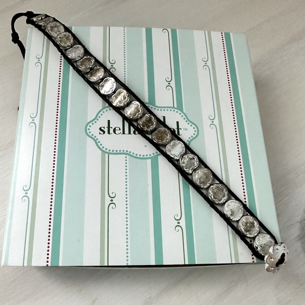 stella&dot scallop and leather bracelet